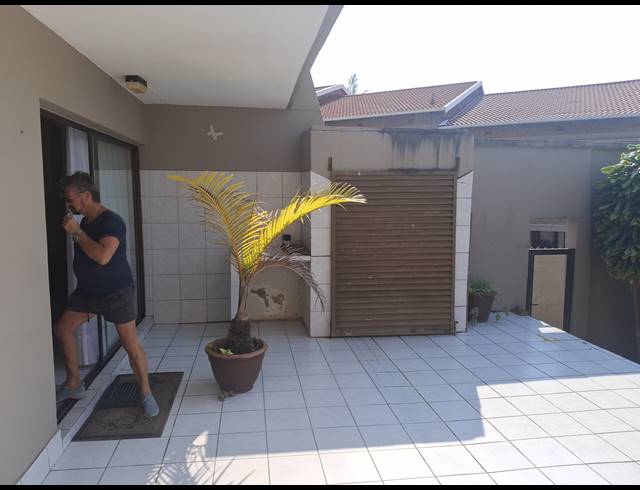 3 BEDROOM DUPLEX FOR SALE IN UVONGO BEACH